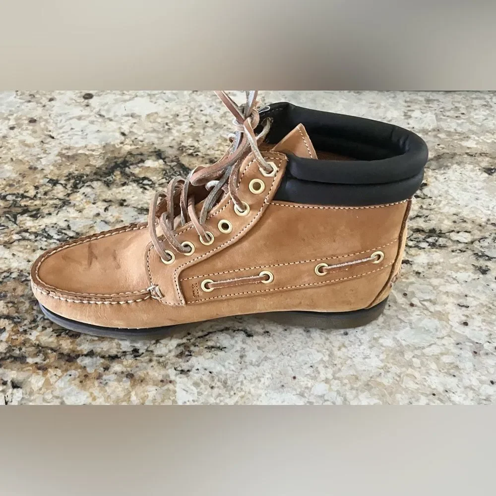 Timberland Authentic mid-high boots in wheat nubuck leather.